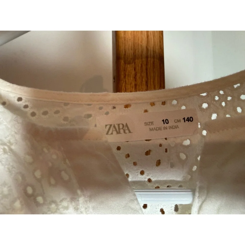 Zara Girls White Eyelet Embroidery Cropped Blouse 3D Floral Applique Size 10